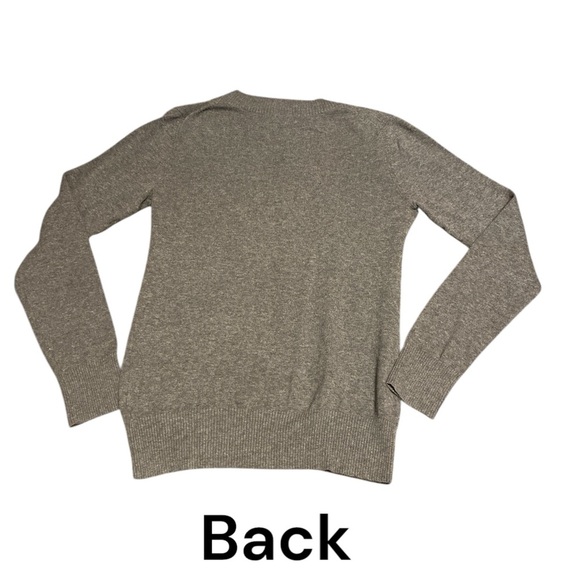 Gray V-Neck Sweater by Gap with Long Sleeves and Soft Texture - Picture 5 of 6